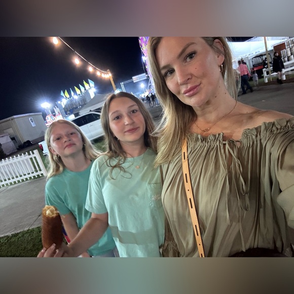 Meet your Posher, Ashley - Picture 6 of 15